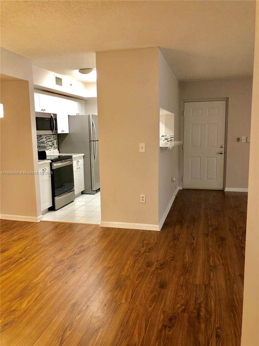 CARRINGTON AT COCONUT CRE - Residential Lease