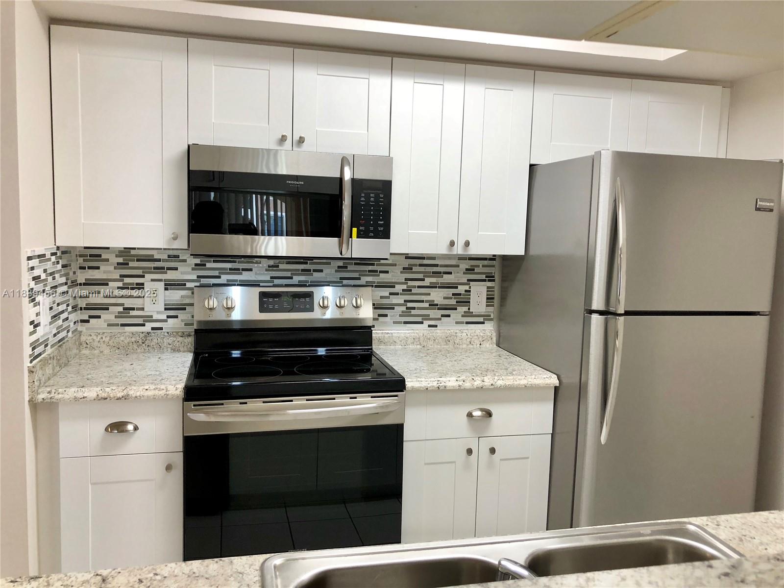 CARRINGTON AT COCONUT CRE - Residential Lease