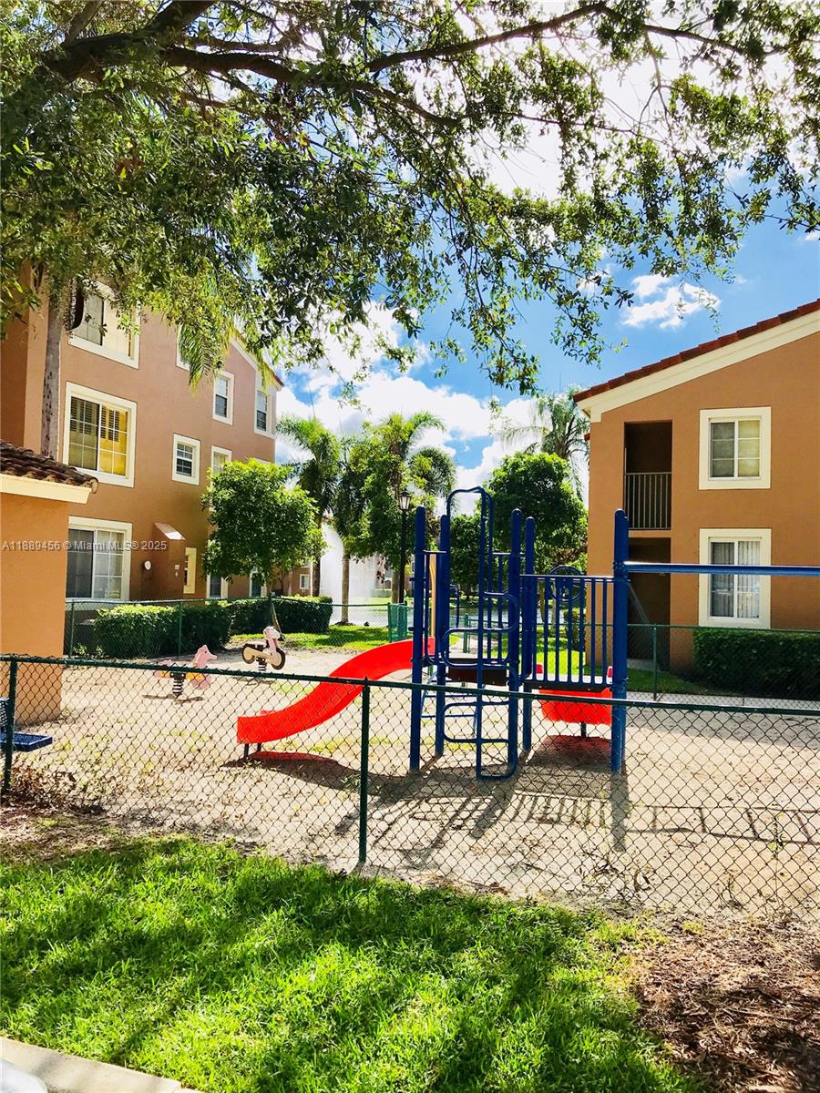 CARRINGTON AT COCONUT CRE - Residential Lease