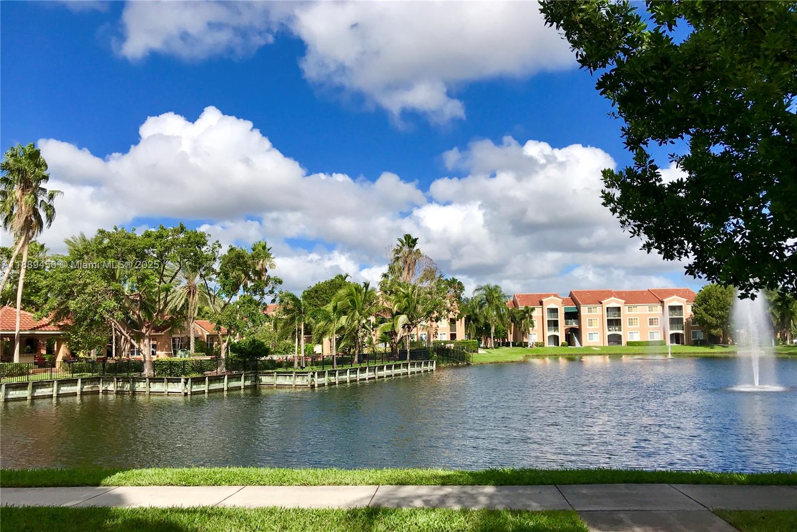 CARRINGTON AT COCONUT CRE - Residential Lease