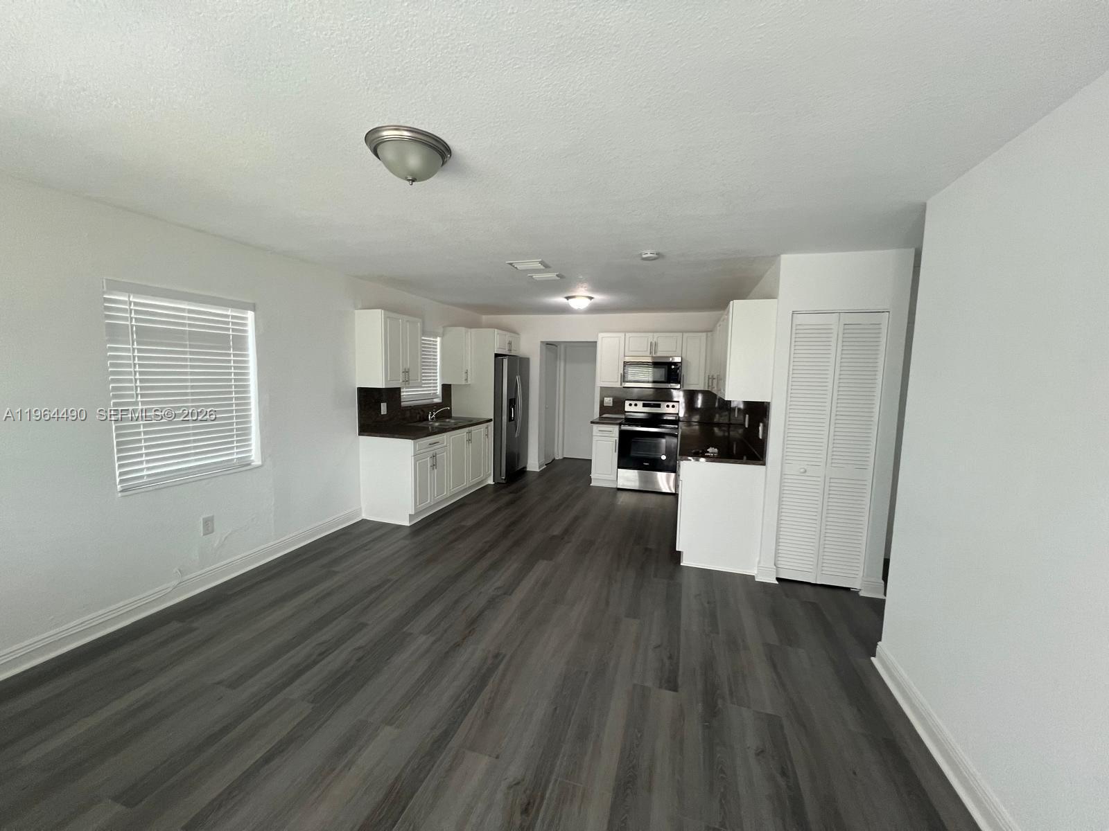 LAUDERDALE MANOR HOMESITE - Residential