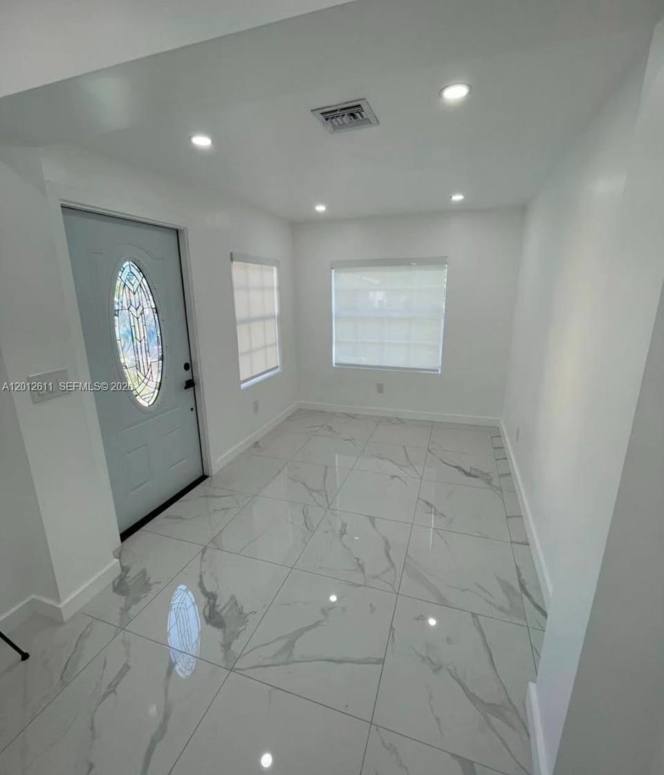 MELROSE HGTS SEC 4 - Residential Lease