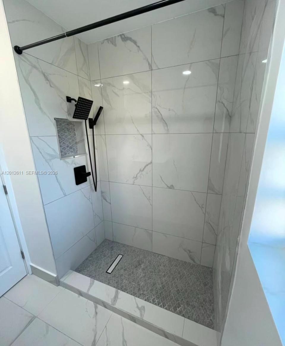MELROSE HGTS SEC 4 - Residential Lease