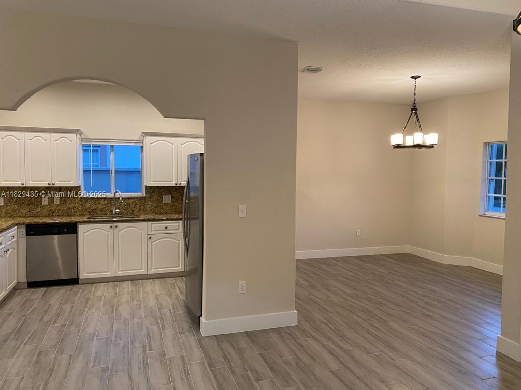 5521 SW 158th Ct, Miami, FL, 33185/$635,000 3 5521 SW 158th Ct