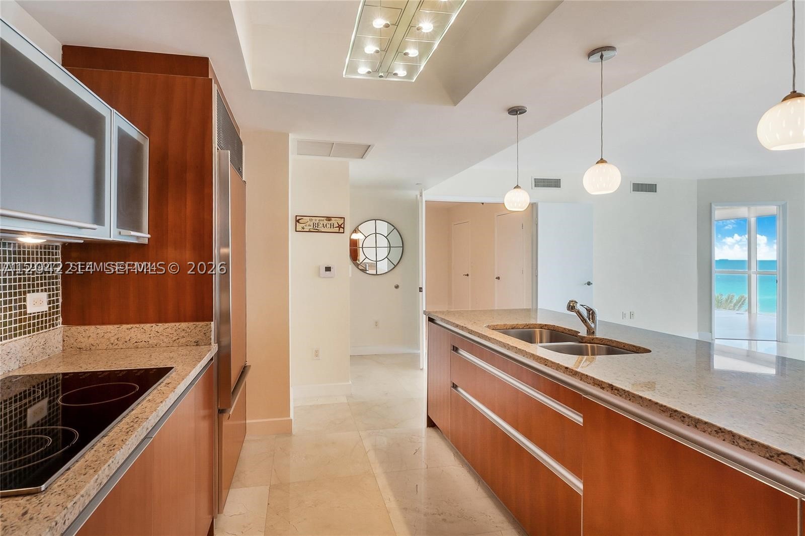17201 Collins Ave+Den 803