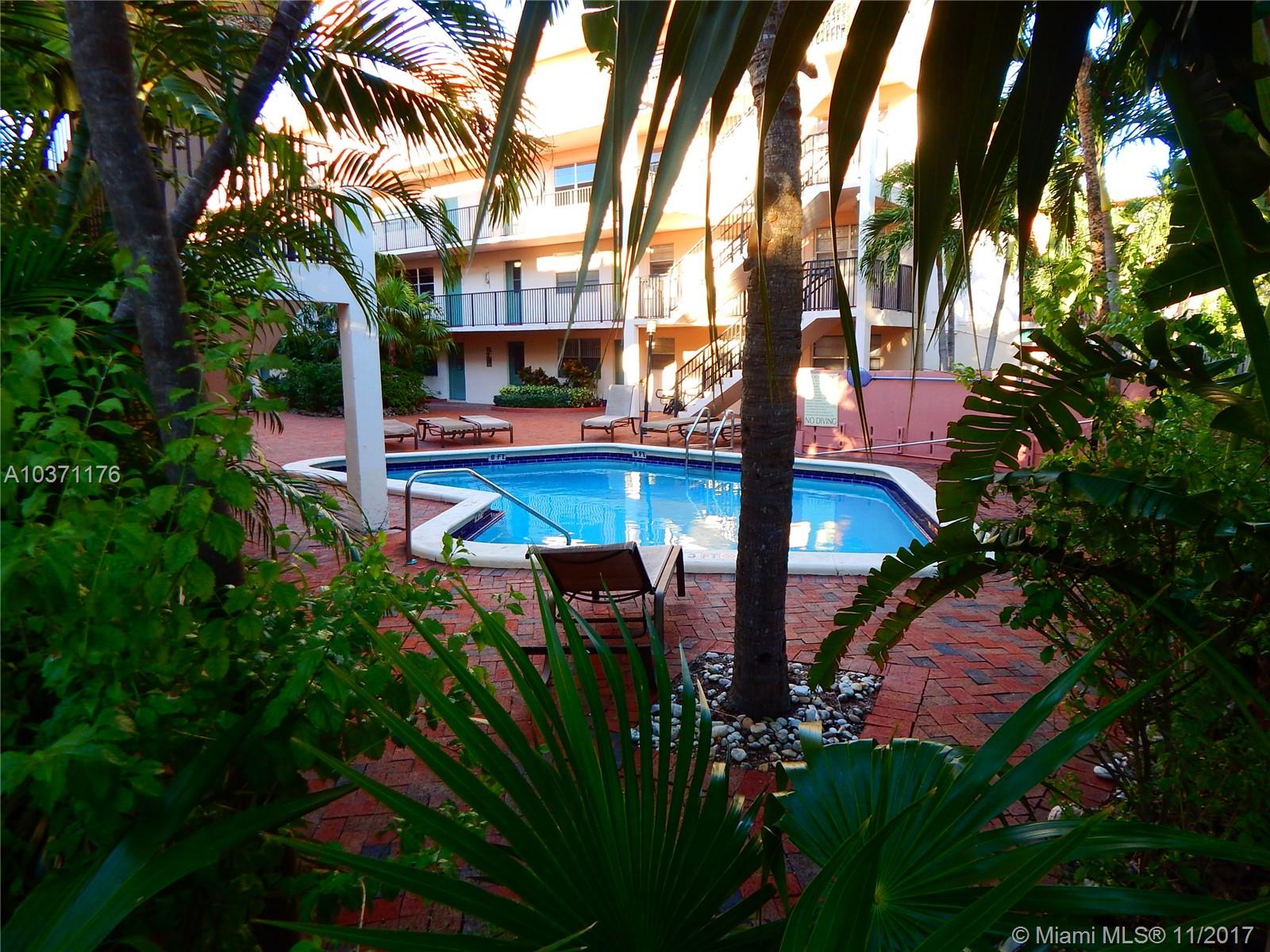 COURTYARDS OF THE GROVE C - Residential Lease