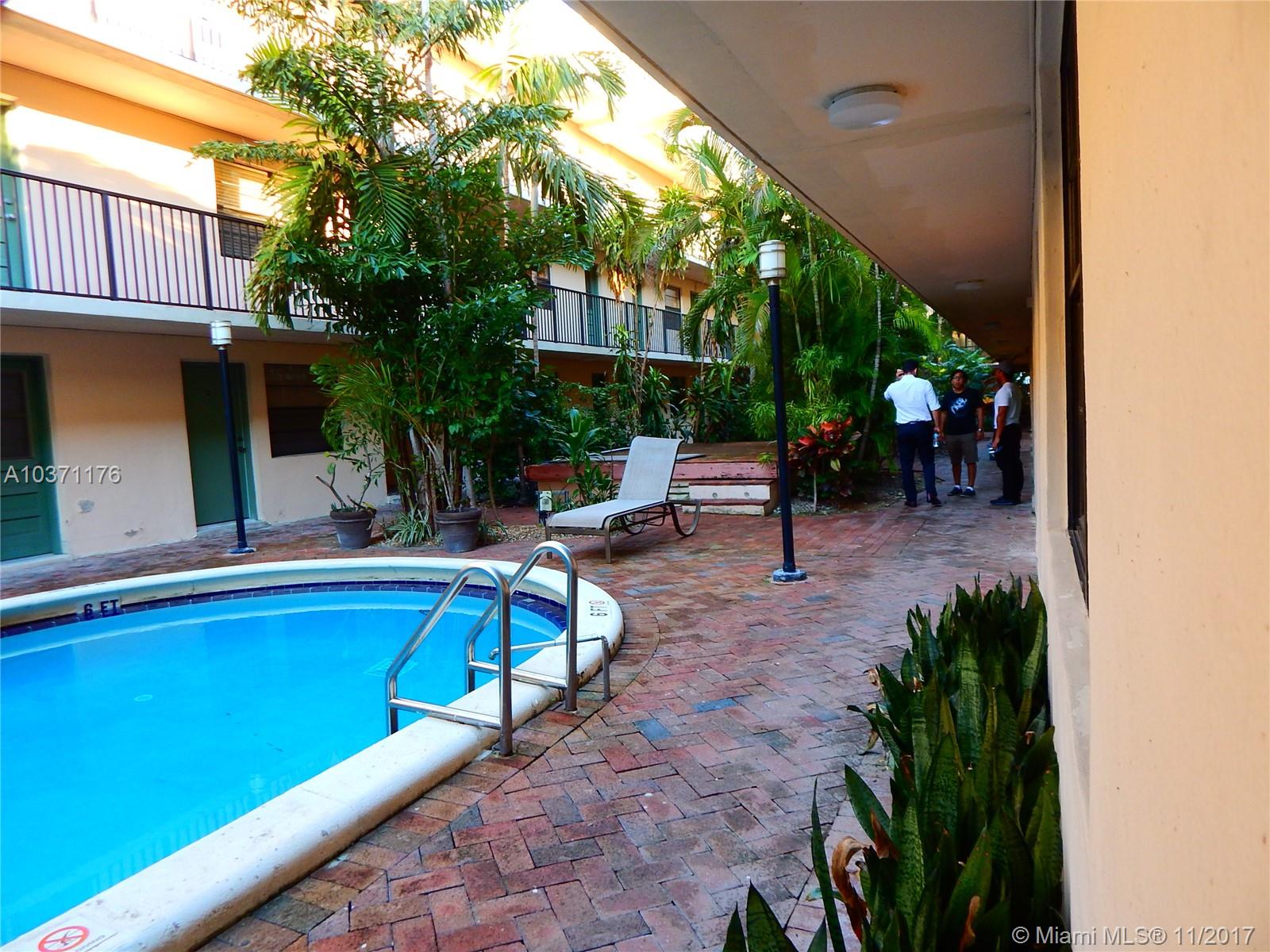 COURTYARDS OF THE GROVE C - Residential Lease