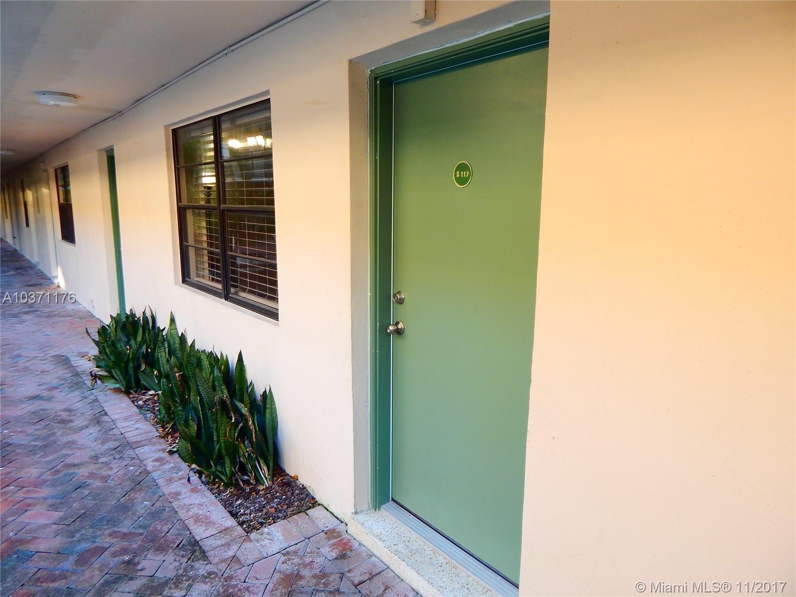 COURTYARDS OF THE GROVE C - Residential Lease