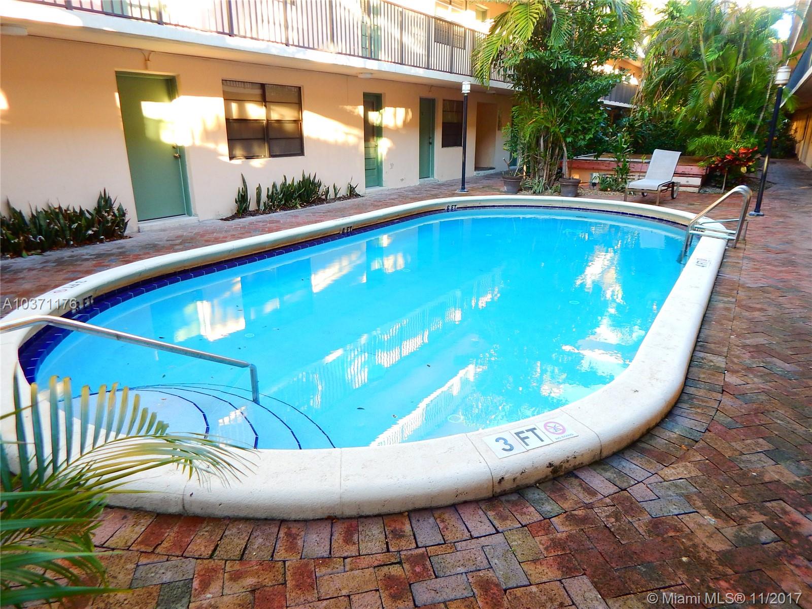 COURTYARDS OF THE GROVE C - Residential Lease