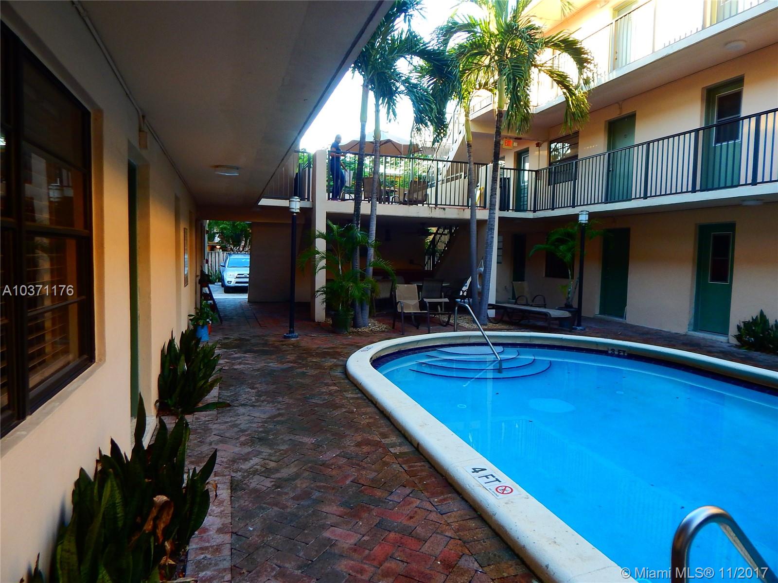 COURTYARDS OF THE GROVE C - Residential Lease