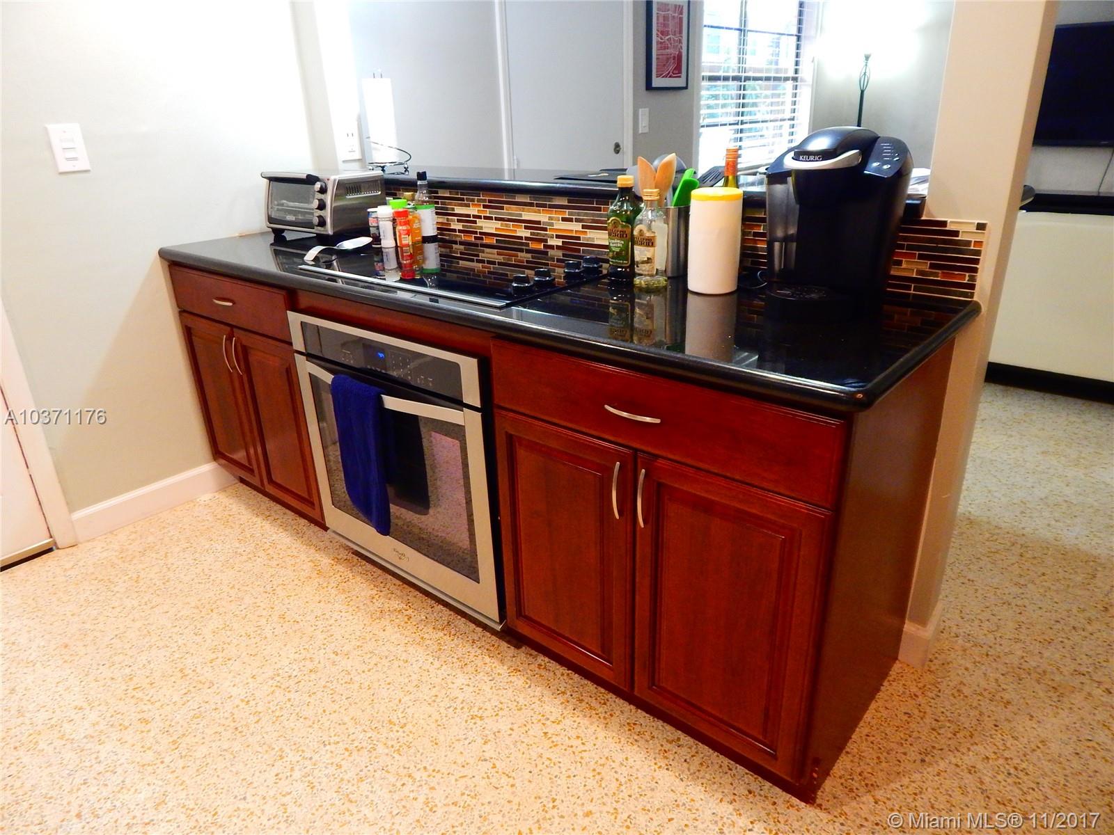 COURTYARDS OF THE GROVE C - Residential Lease