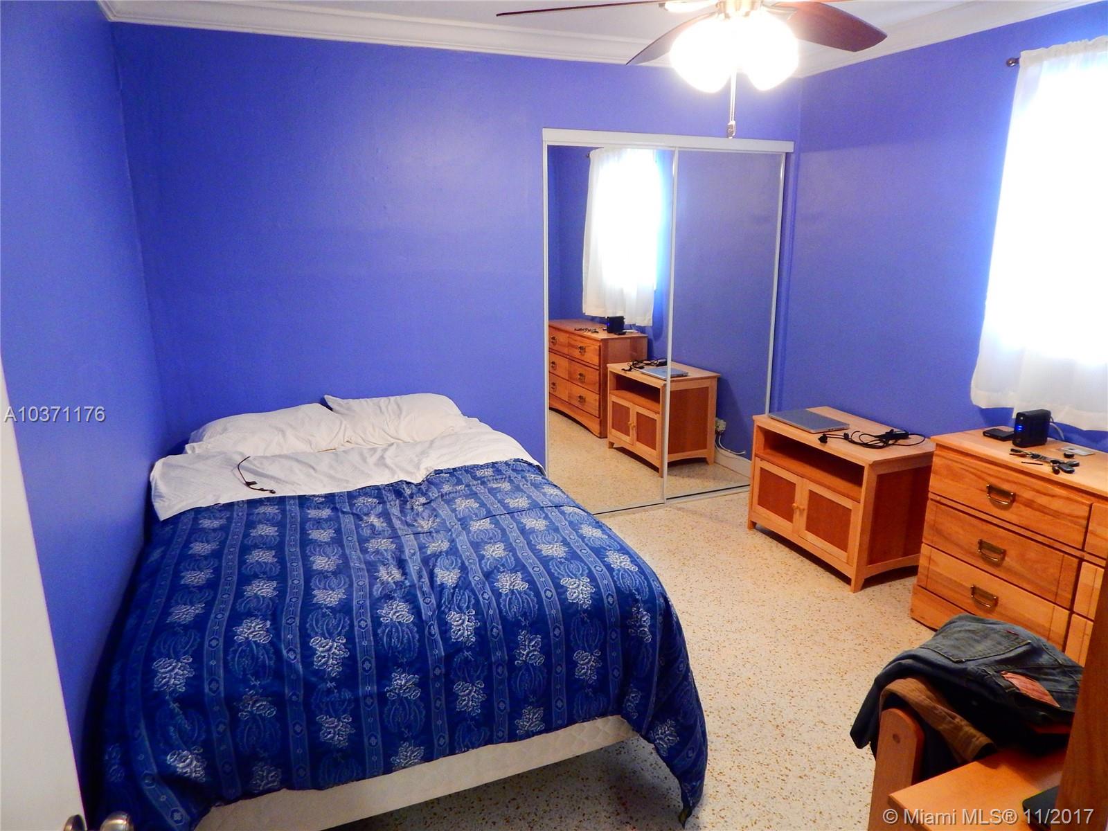 COURTYARDS OF THE GROVE C - Residential Lease