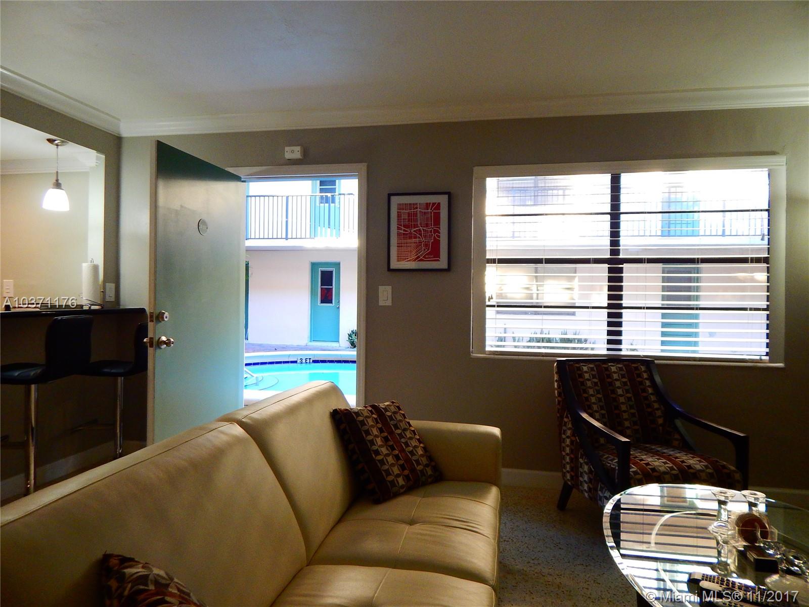 COURTYARDS OF THE GROVE C - Residential Lease