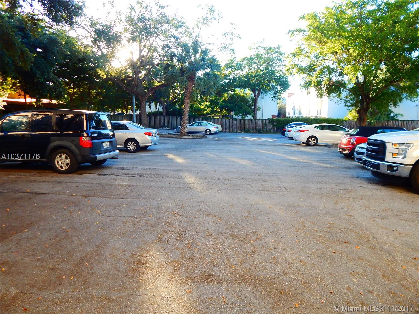 COURTYARDS OF THE GROVE C - Residential Lease