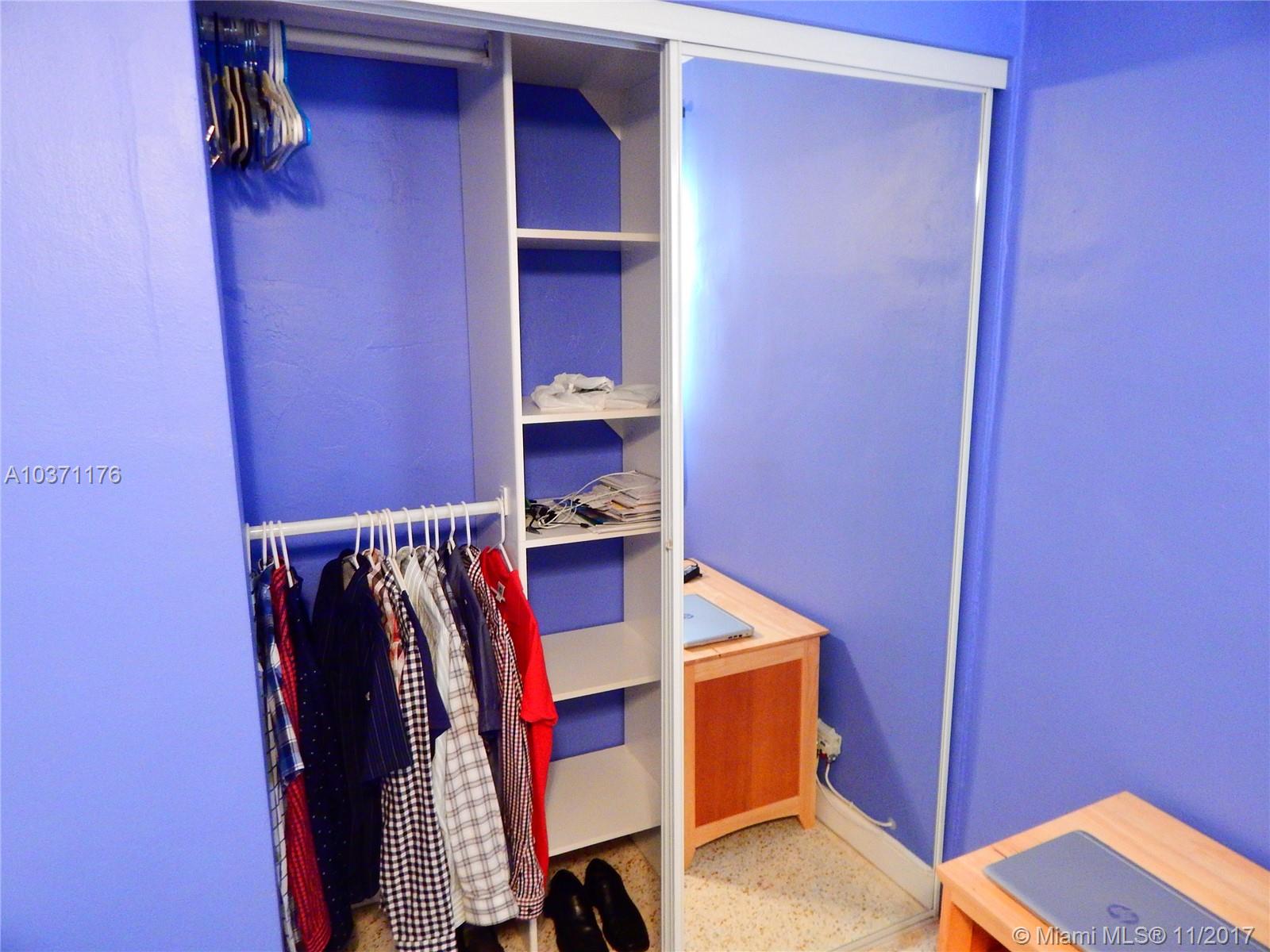 COURTYARDS OF THE GROVE C - Residential Lease