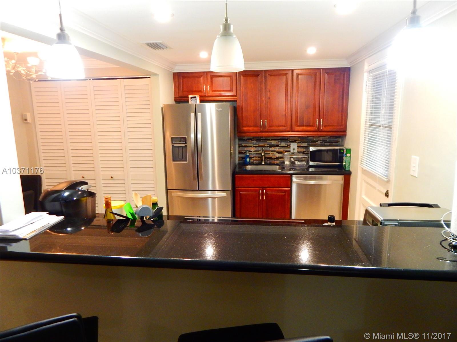 COURTYARDS OF THE GROVE C - Residential Lease