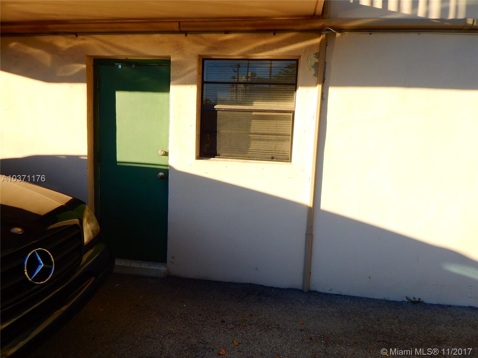 COURTYARDS OF THE GROVE C - Residential Lease