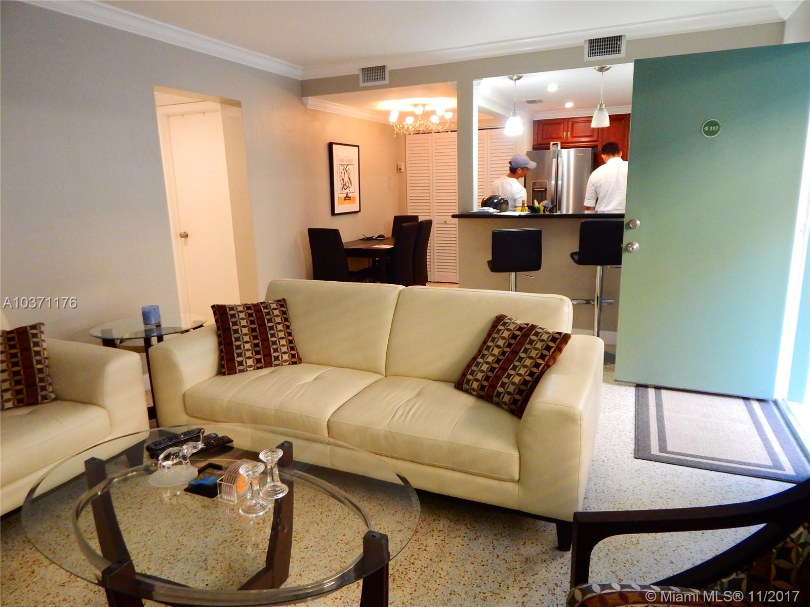 COURTYARDS OF THE GROVE C - Residential Lease