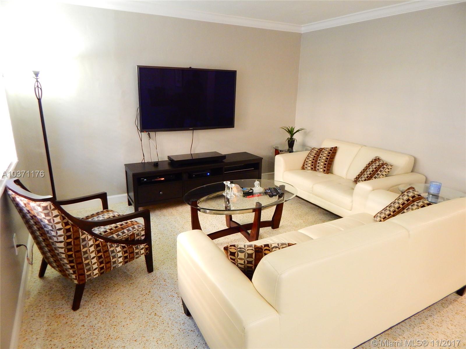 COURTYARDS OF THE GROVE C - Residential Lease