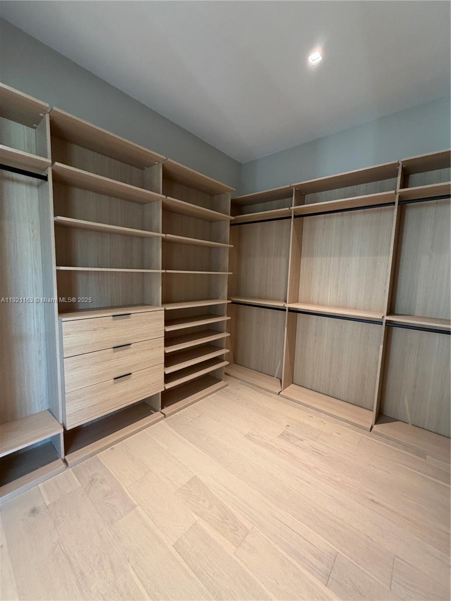 HOLLYWOOD LAKES SECTION 1 - Residential