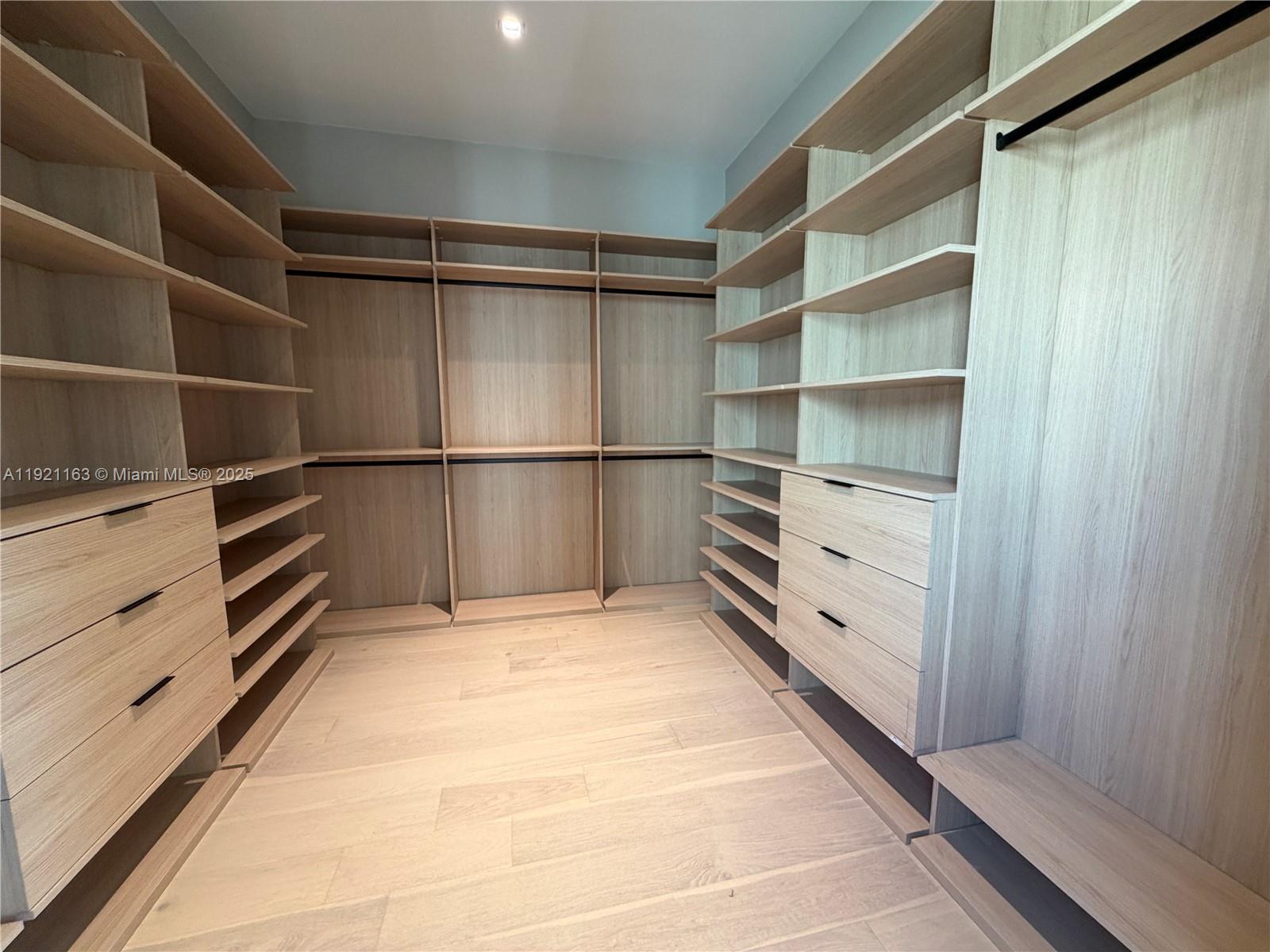 HOLLYWOOD LAKES SECTION 1 - Residential