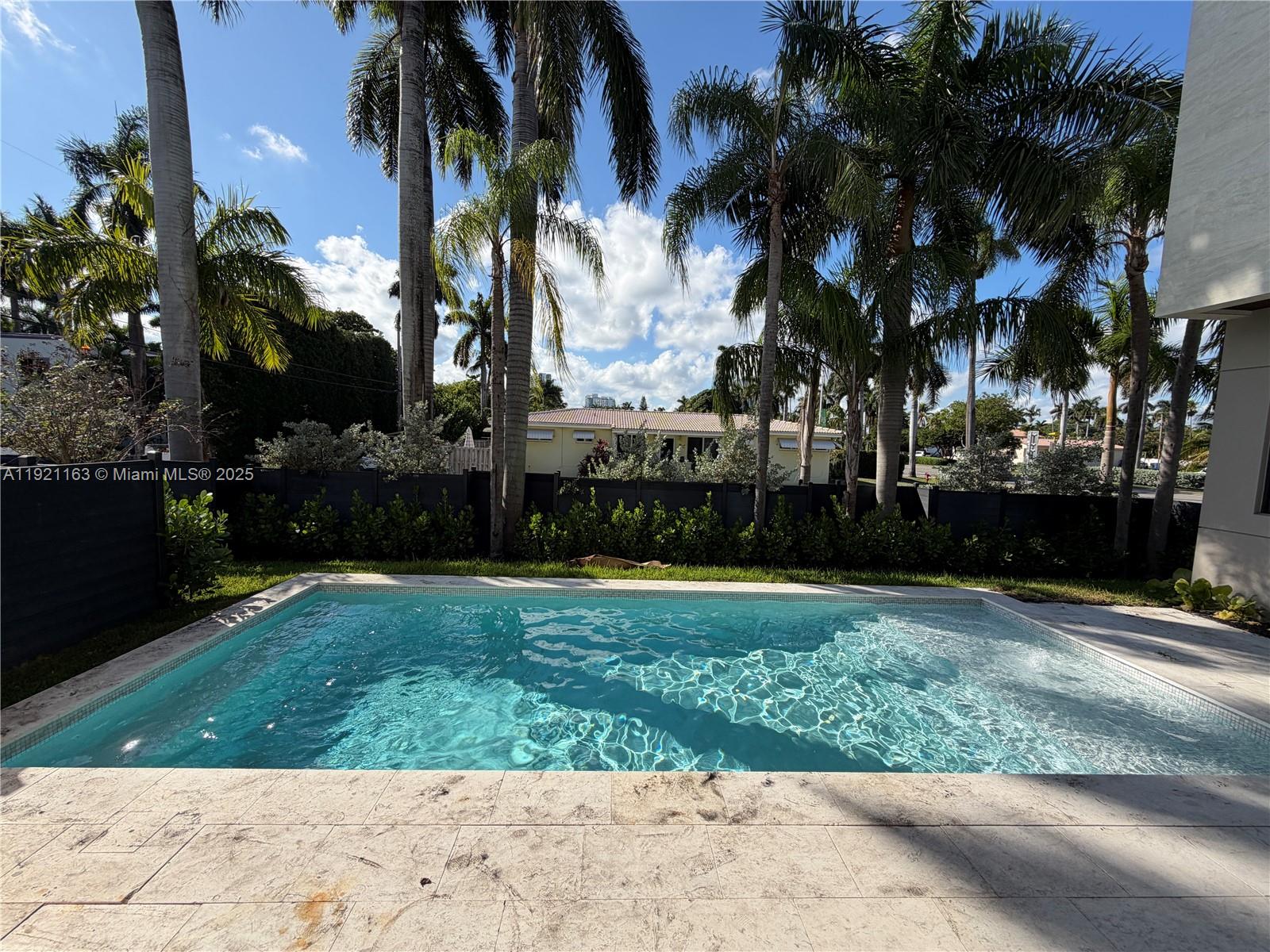 HOLLYWOOD LAKES SECTION 1 - Residential