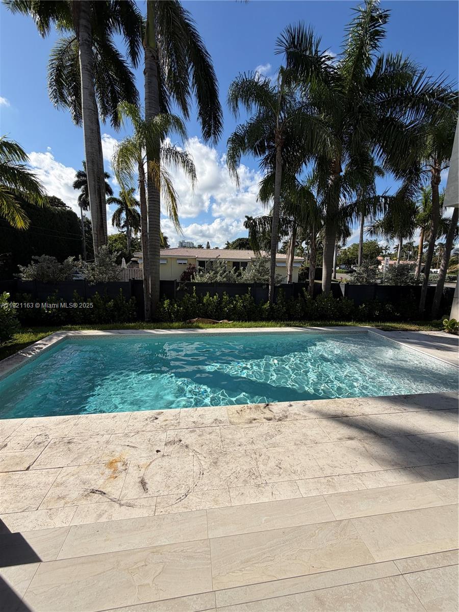 HOLLYWOOD LAKES SECTION 1 - Residential