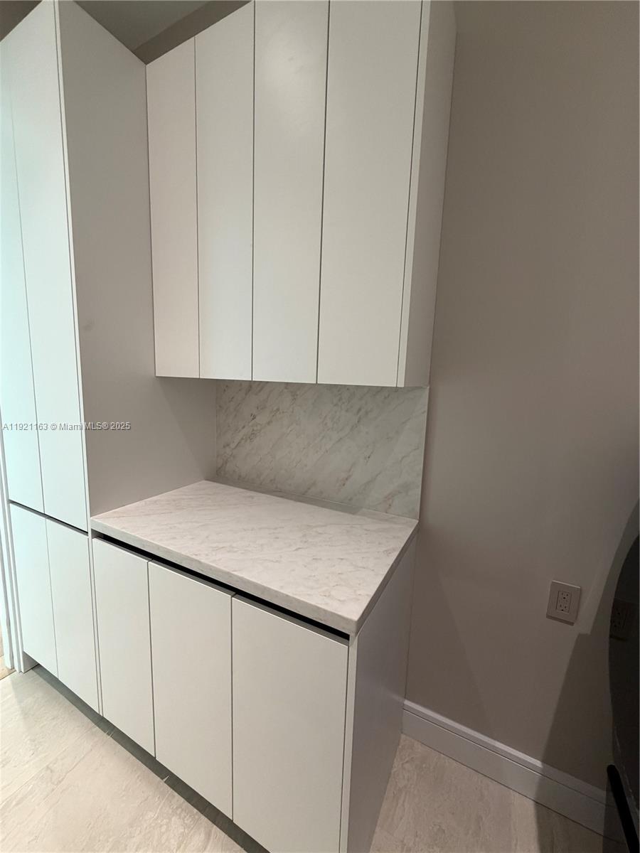 HOLLYWOOD LAKES SECTION 1 - Residential