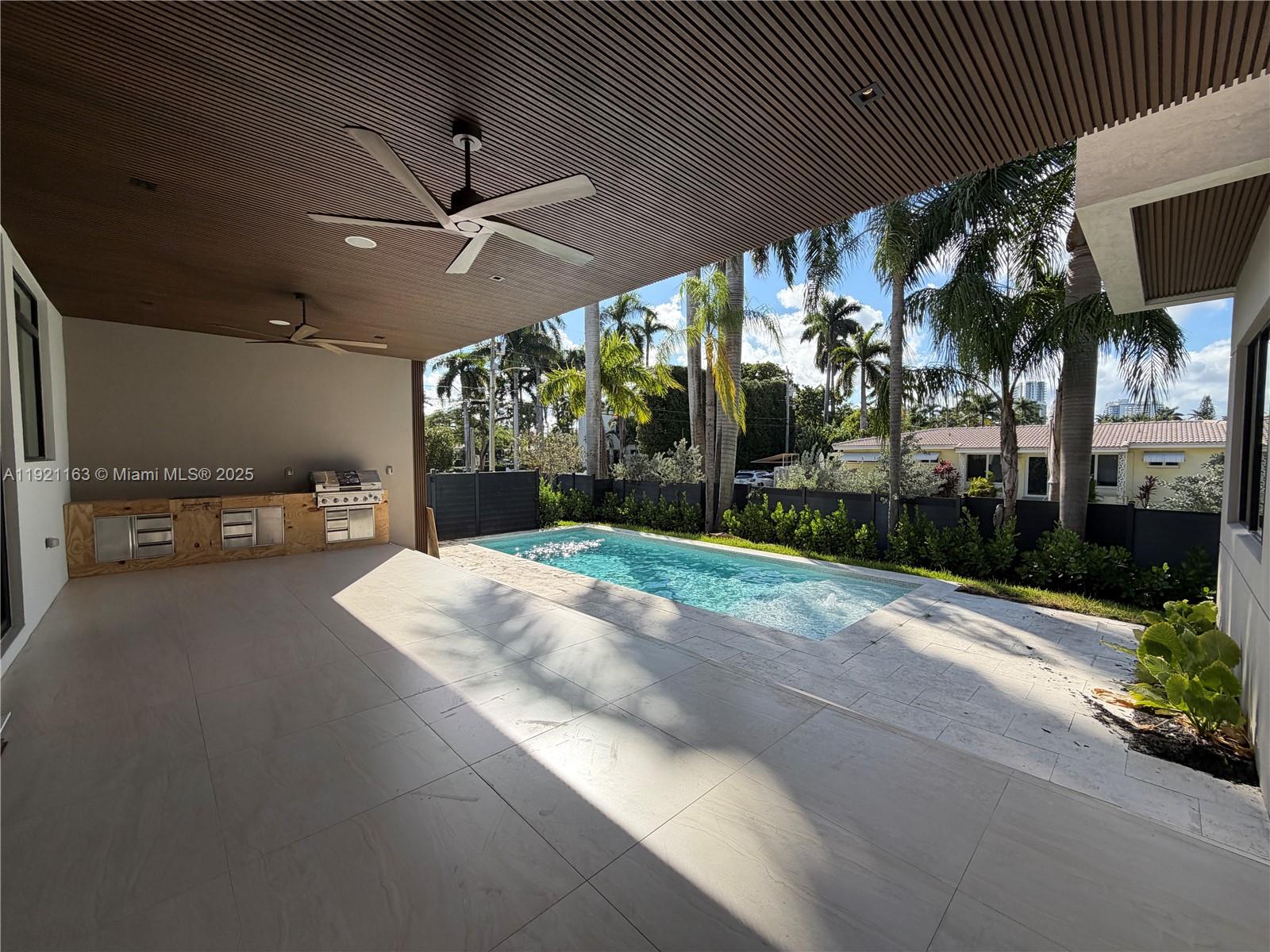 HOLLYWOOD LAKES SECTION 1 - Residential