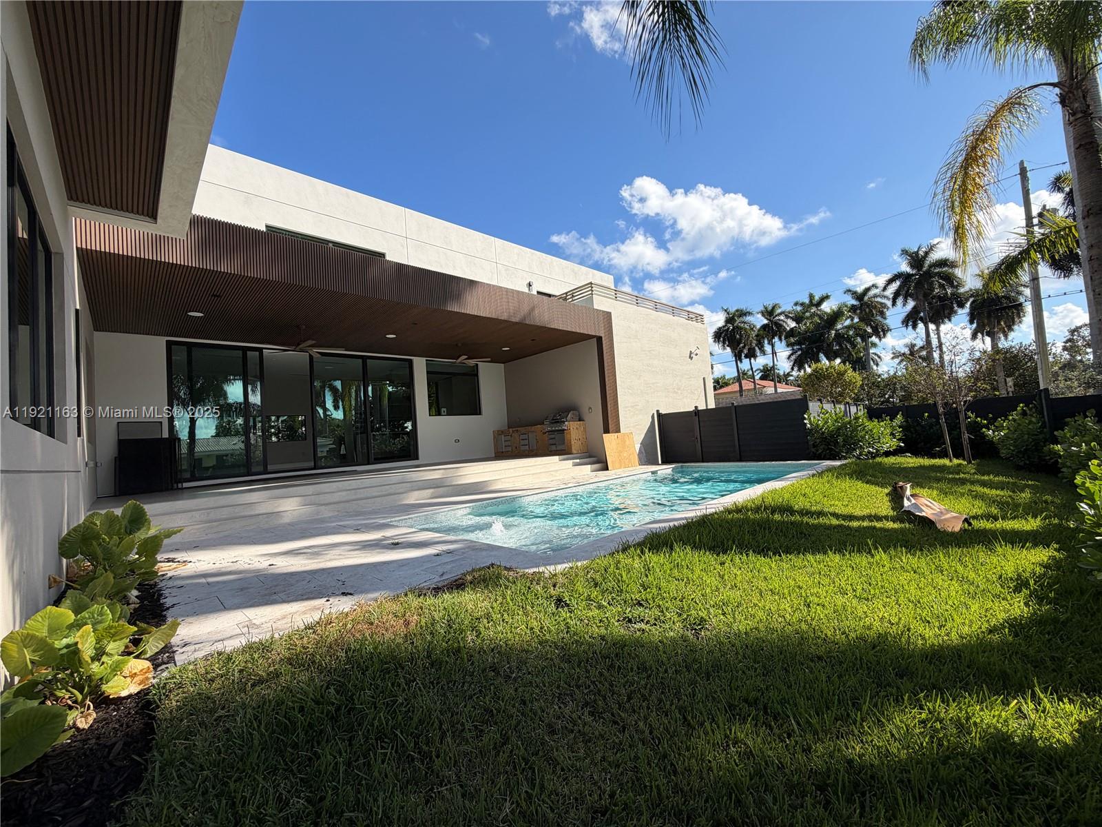 HOLLYWOOD LAKES SECTION 1 - Residential