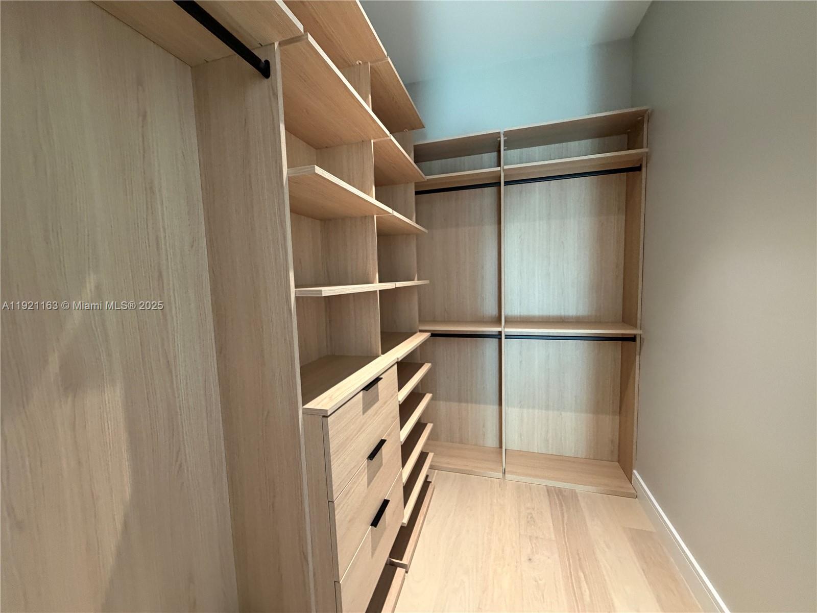 HOLLYWOOD LAKES SECTION 1 - Residential