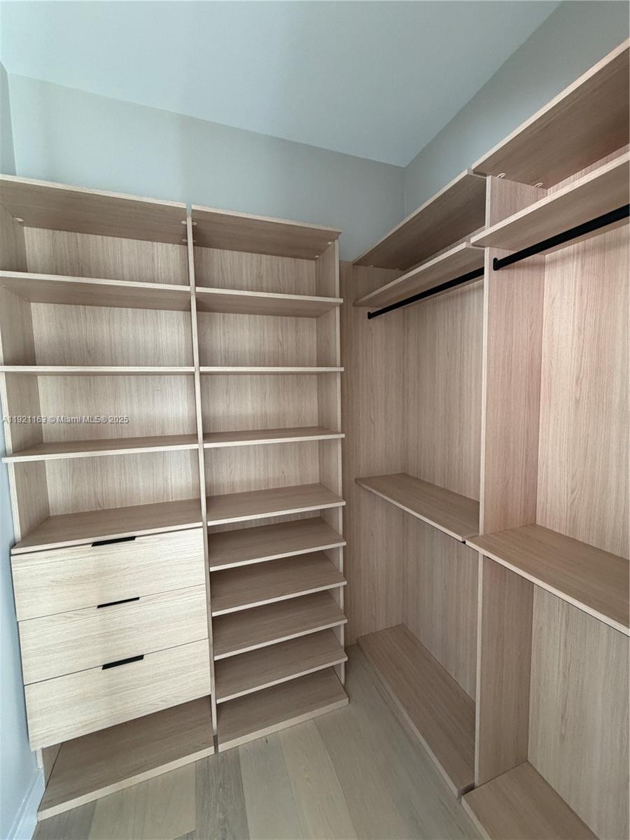 HOLLYWOOD LAKES SECTION 1 - Residential