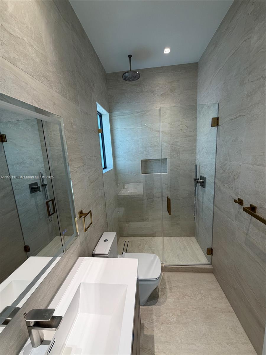 HOLLYWOOD LAKES SECTION 1 - Residential