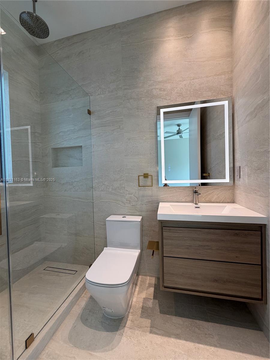 HOLLYWOOD LAKES SECTION 1 - Residential