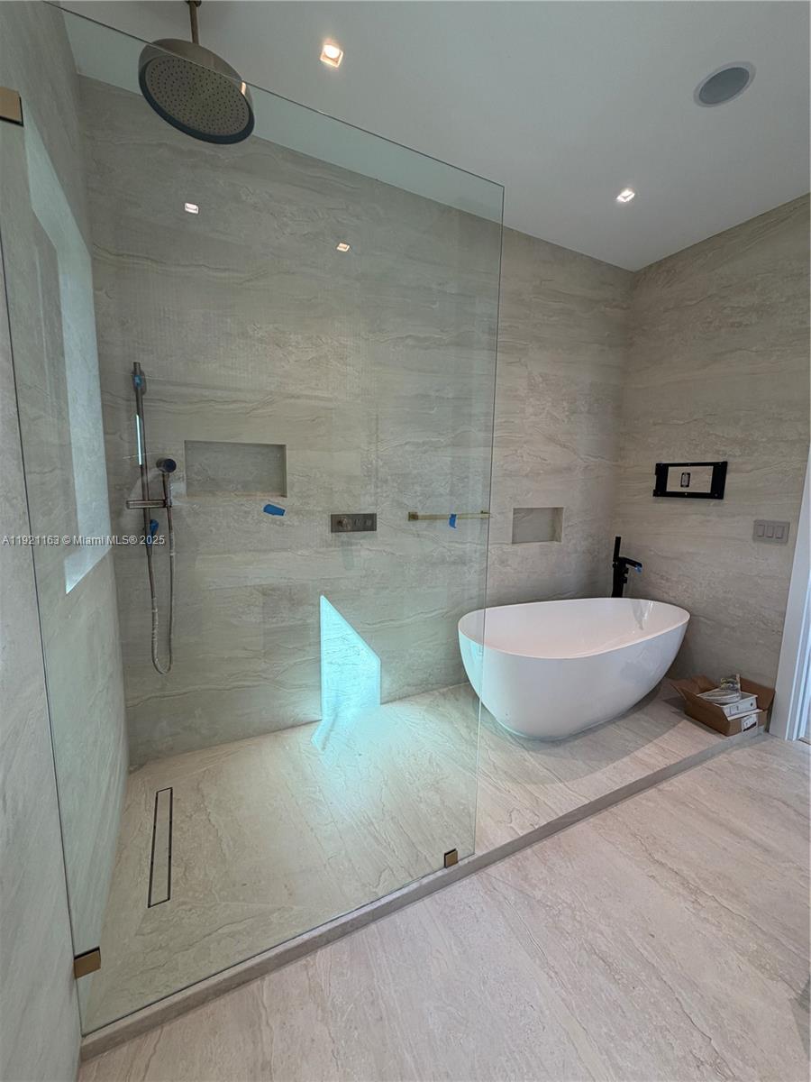 HOLLYWOOD LAKES SECTION 1 - Residential