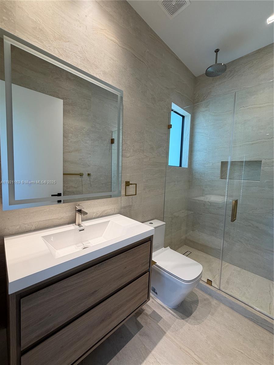 HOLLYWOOD LAKES SECTION 1 - Residential