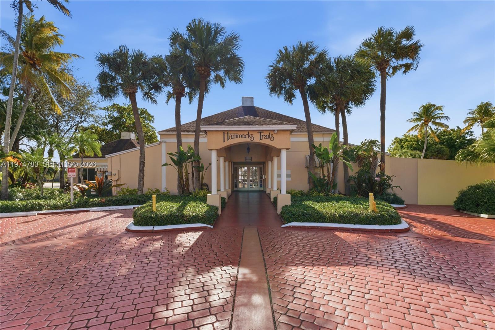 HAMMOCKS TRAILS CONDO - Residential