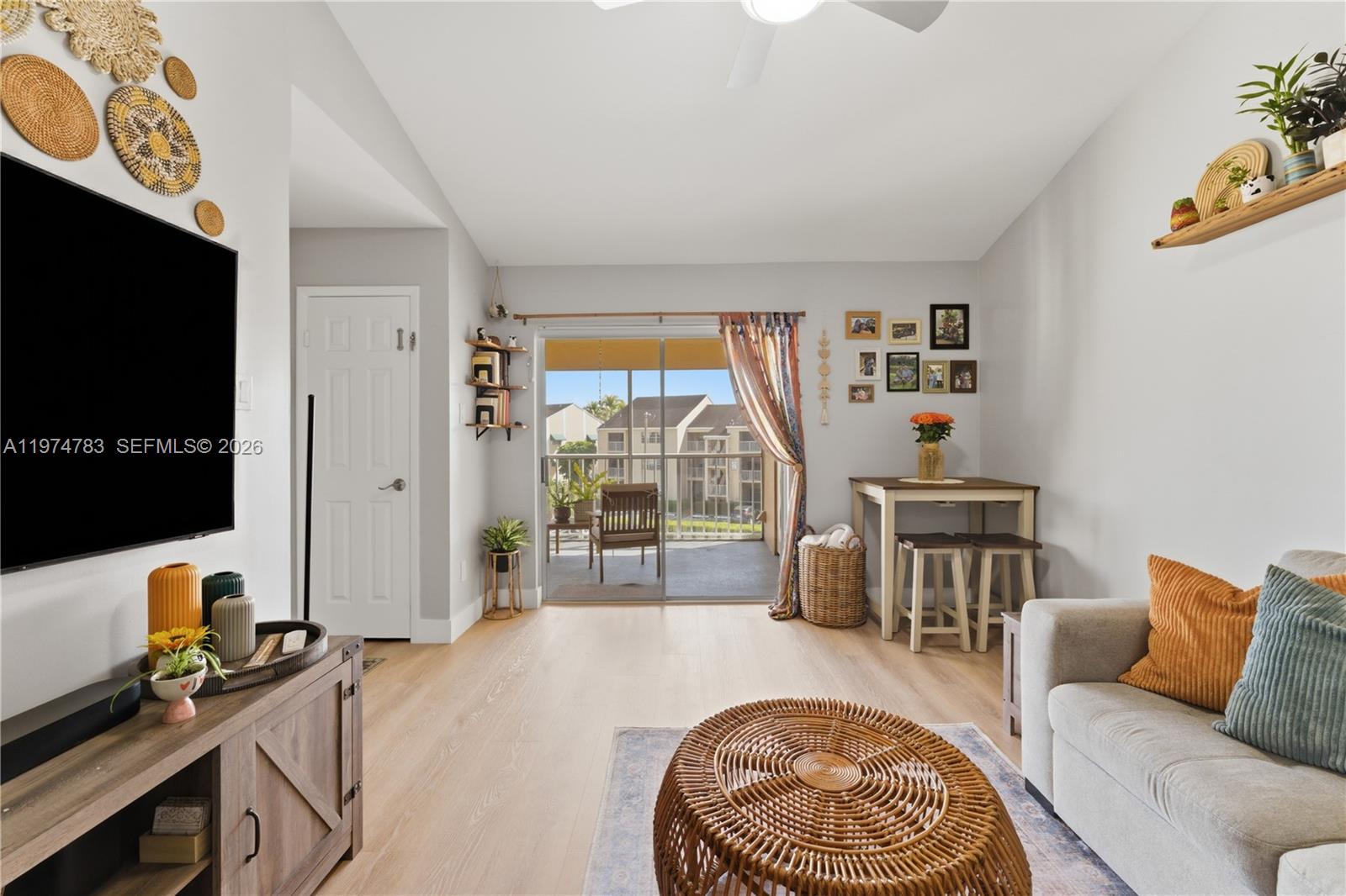 HAMMOCKS TRAILS CONDO - Residential