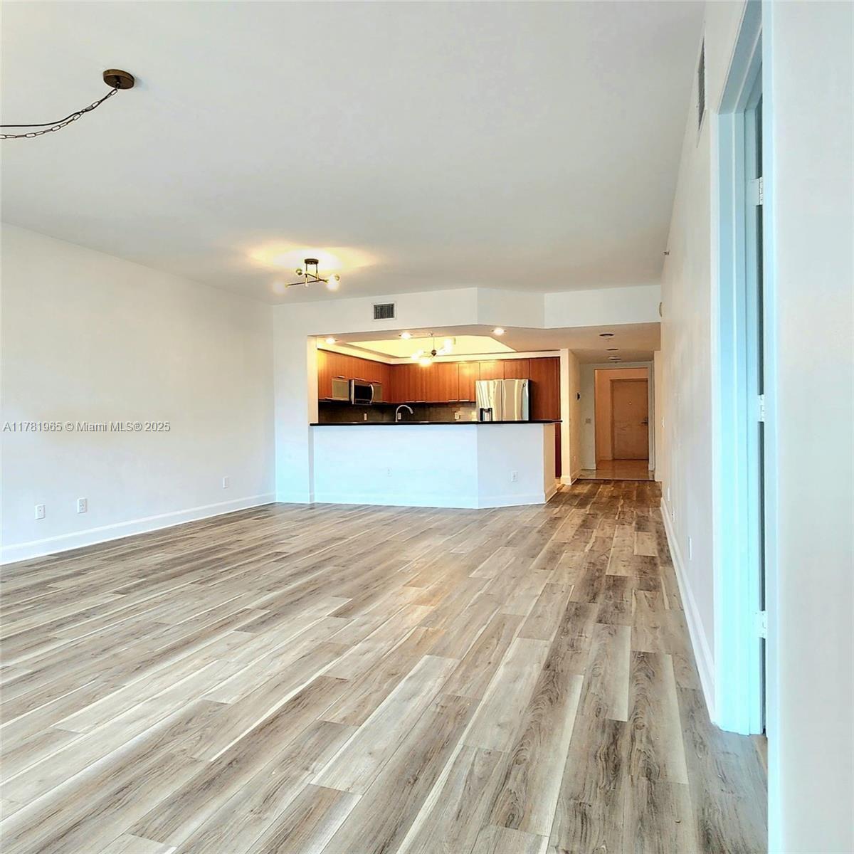 14951 Royal Oaks Ln 203