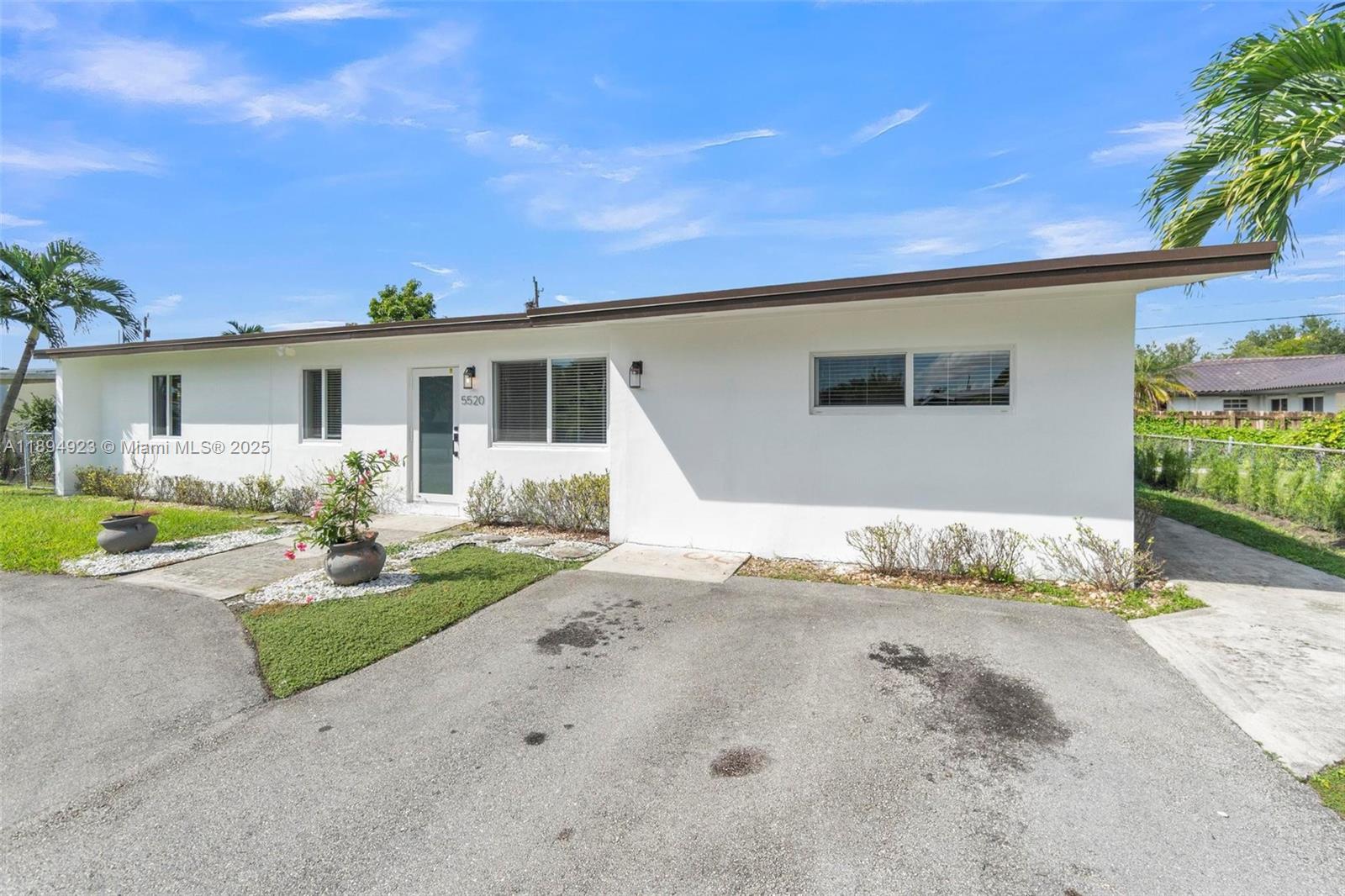 TROPICAL GARDENS ESTATES - Residential Lease