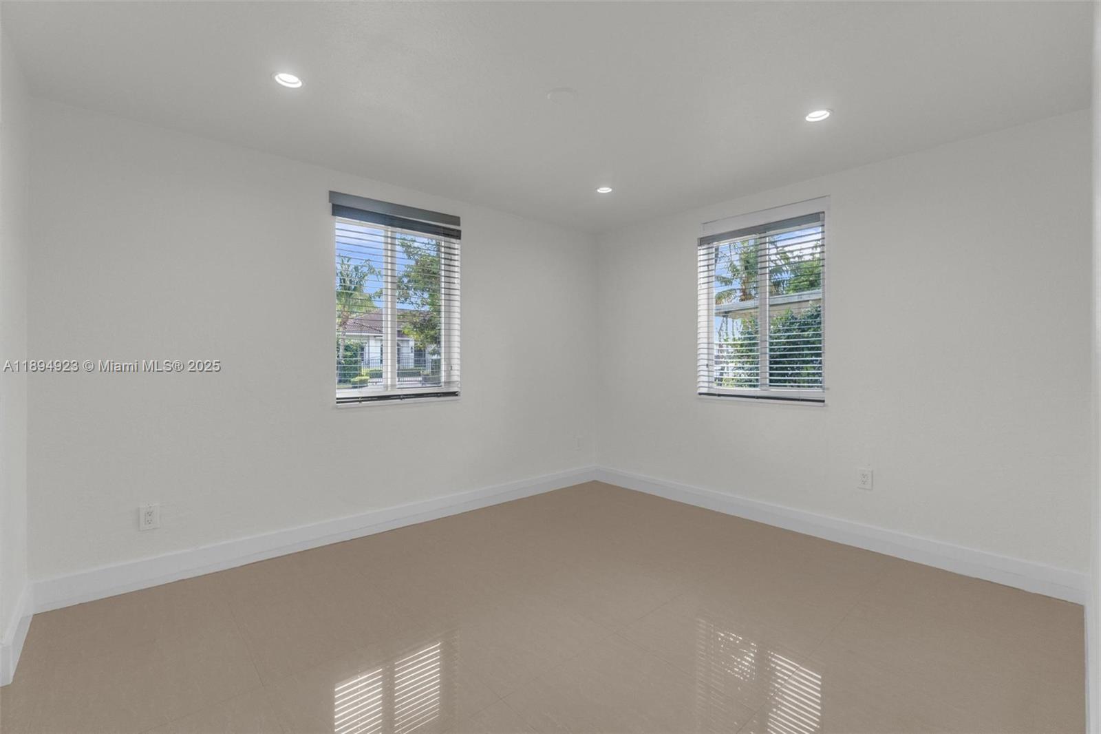 TROPICAL GARDENS ESTATES - Residential Lease