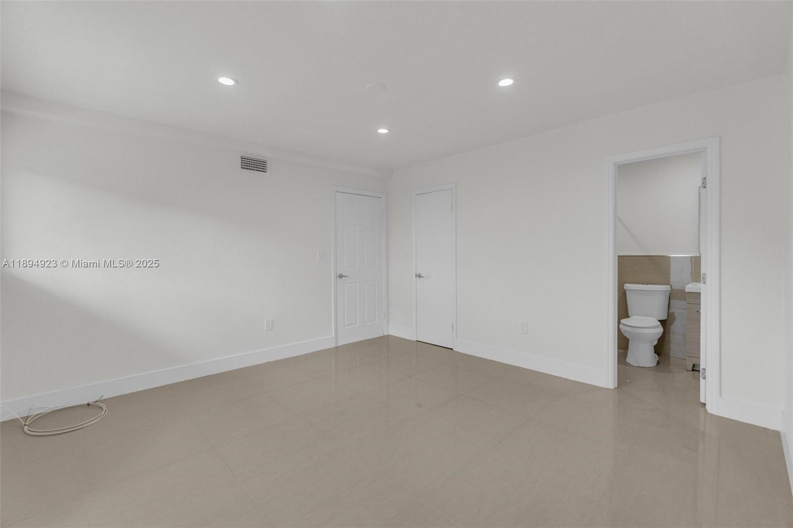 TROPICAL GARDENS ESTATES - Residential Lease