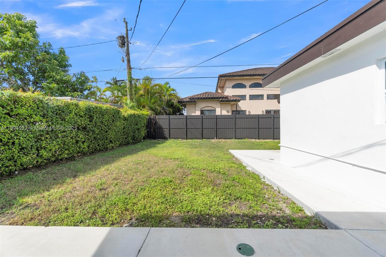 TROPICAL GARDENS ESTATES - Residential Lease