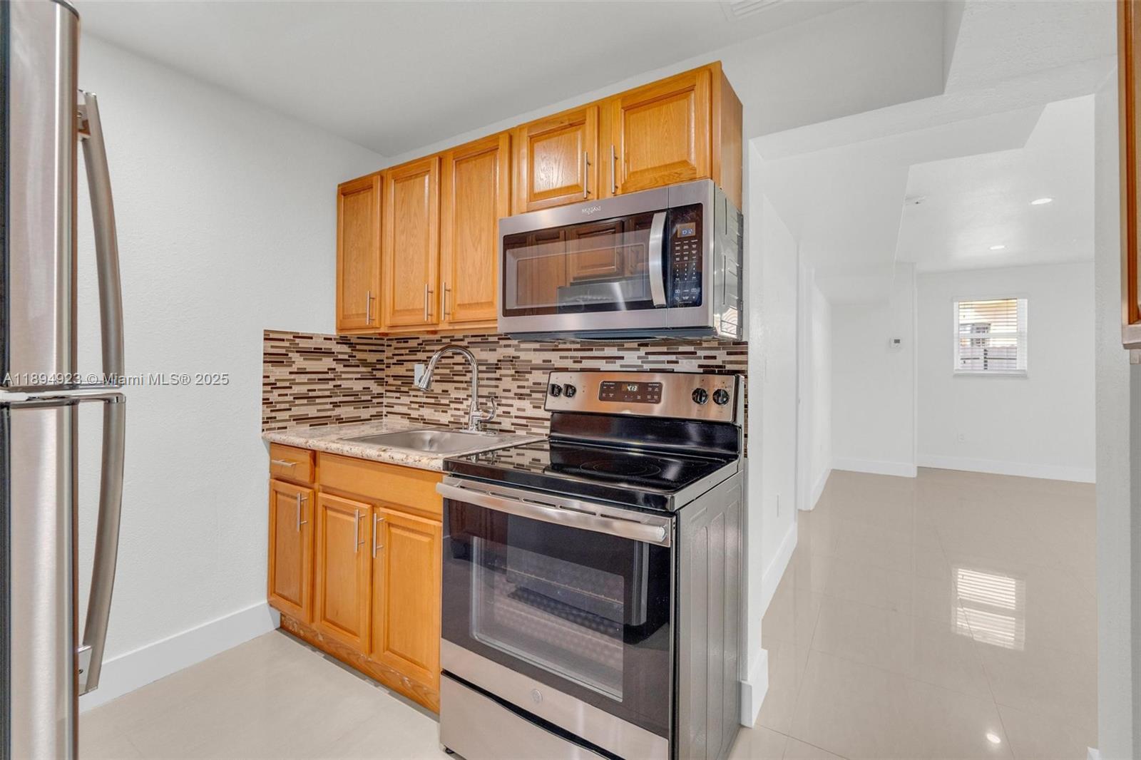 TROPICAL GARDENS ESTATES - Residential Lease