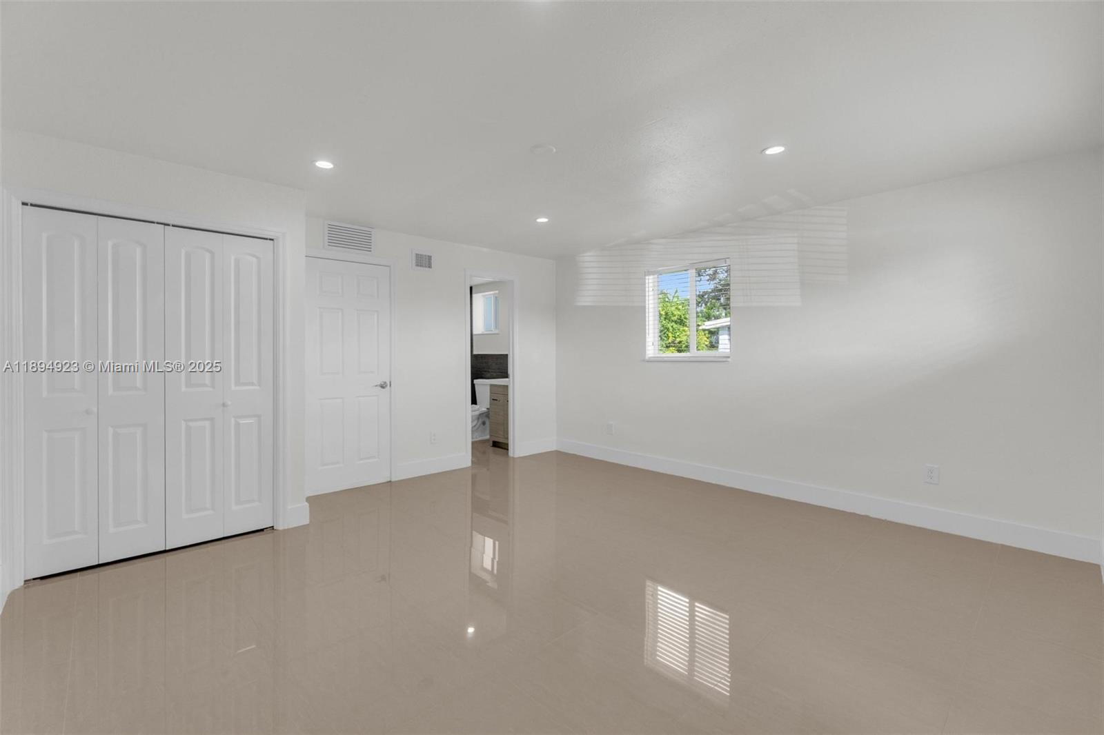 TROPICAL GARDENS ESTATES - Residential Lease