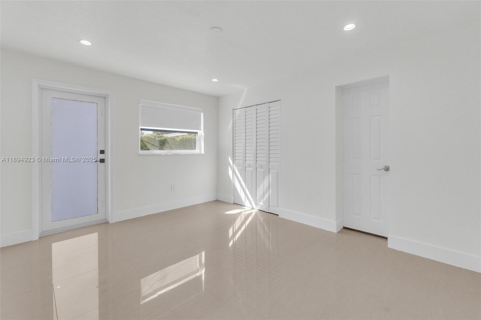 TROPICAL GARDENS ESTATES - Residential Lease