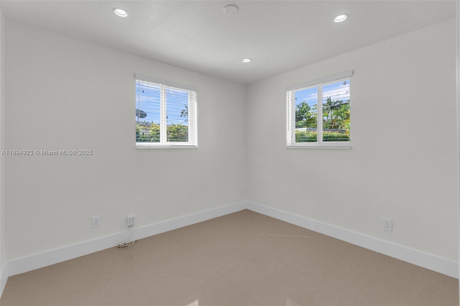 TROPICAL GARDENS ESTATES - Residential Lease