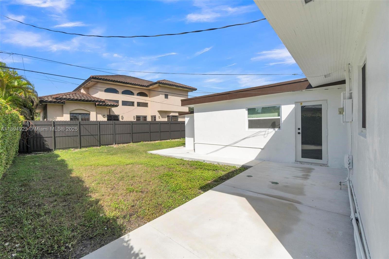 TROPICAL GARDENS ESTATES - Residential Lease
