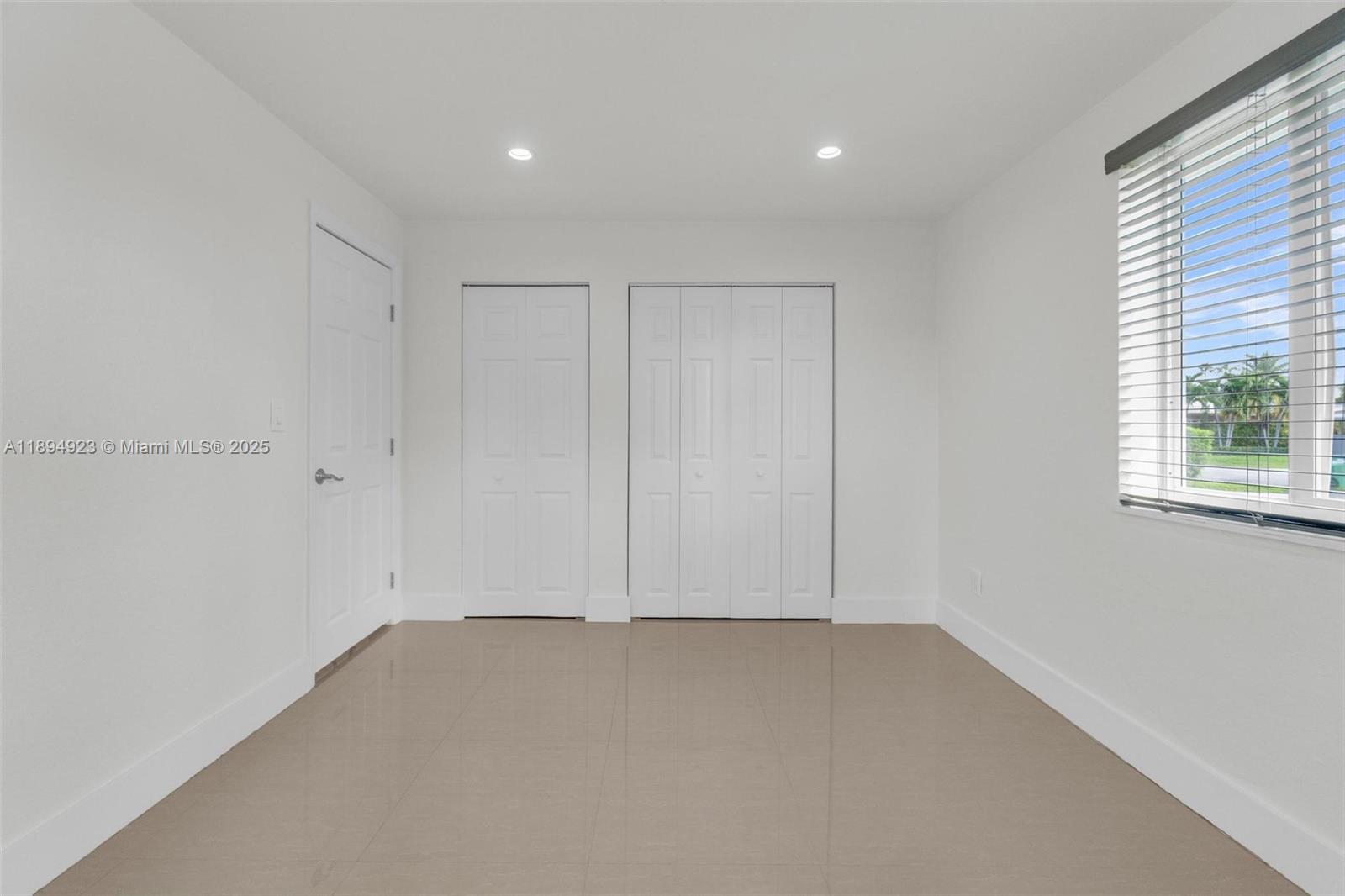 TROPICAL GARDENS ESTATES - Residential Lease