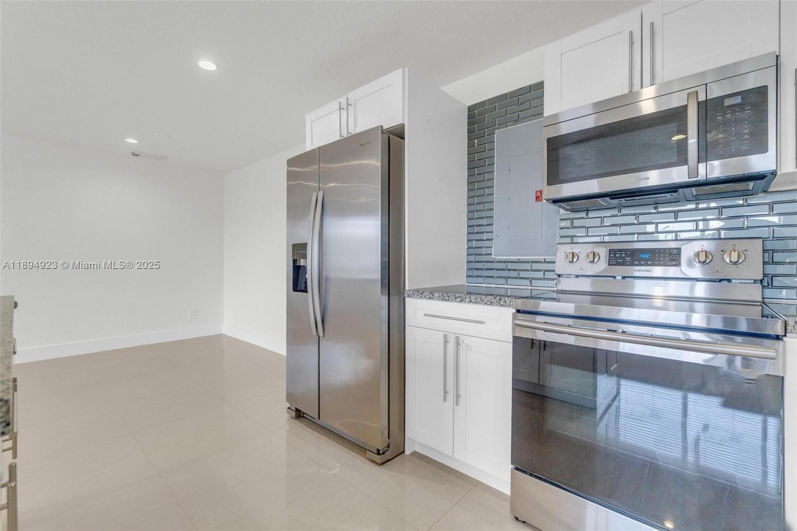 TROPICAL GARDENS ESTATES - Residential Lease